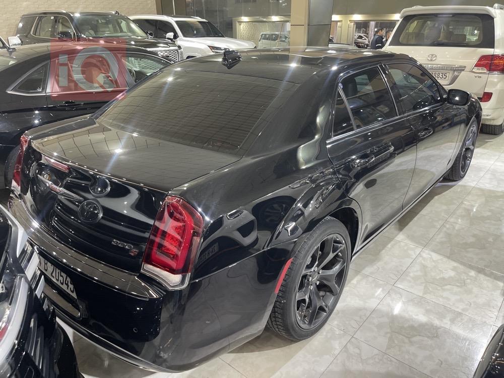 کرایسلەر 300